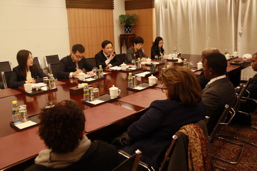 外交部非洲司司长戴兵同非洲葡语国家省市长研修班座谈