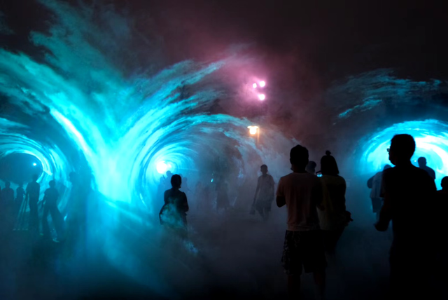 全球蓝精灵日掀开暑期狂欢序幕，蓝色风暴席卷申城