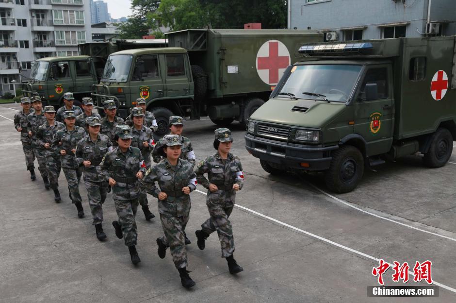 解放軍駐渝某師開展野戰醫療隊訓練