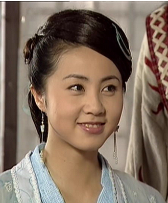 孙莉晒出一对女儿 多多姐妹美貌酷似孙莉