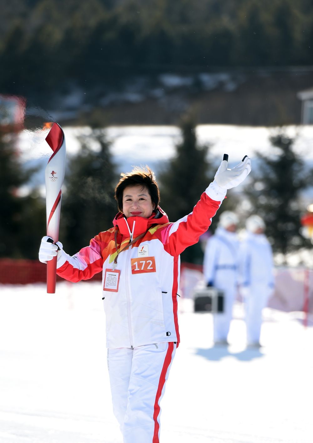 冬奧火炬在河北崇禮雪上傳遞