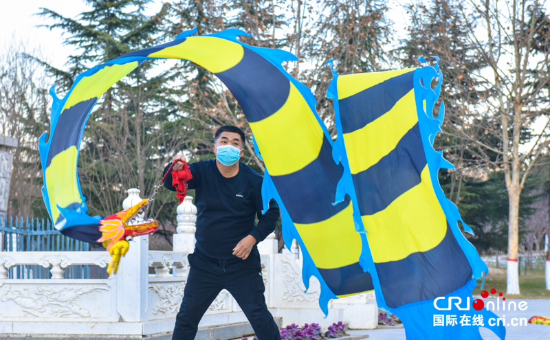 （原创）石家庄市柏林公园：“彩带龙飞”凌空舞 健康运动欢乐多_fororder_微信图片_20220118091656