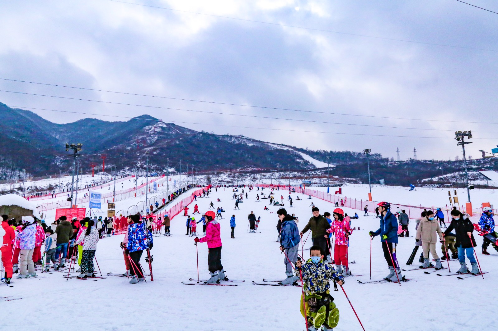 （轉載）冬奧燃起“冰雪熱” 陜西冰雪運動持續升溫