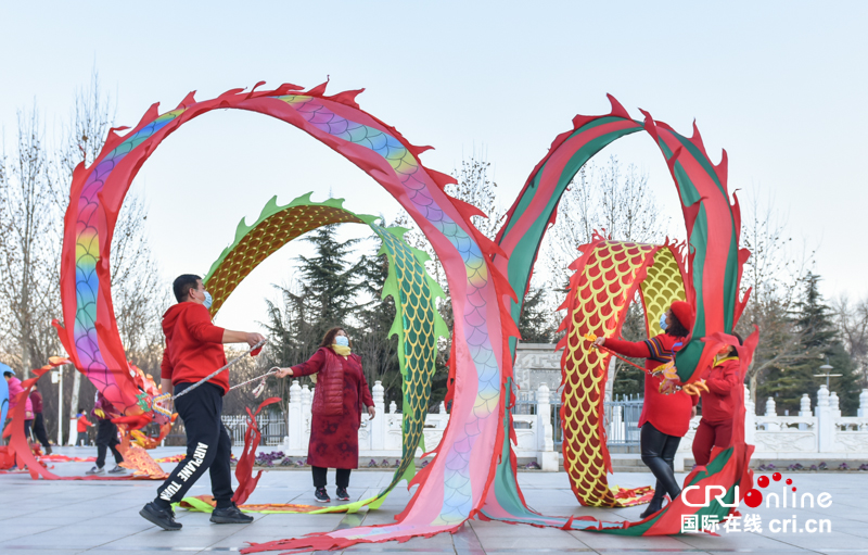 （原创）石家庄市柏林公园：“彩带龙飞”凌空舞 健康运动欢乐多_fororder_微信图片_20220118092530