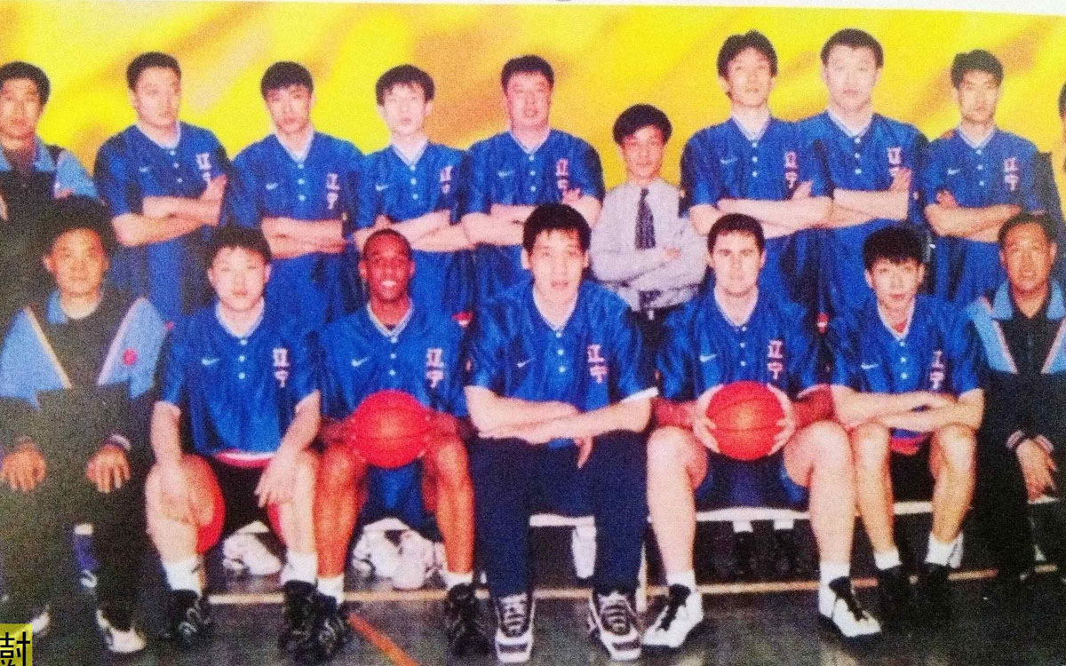 巨人的竞技:姚明成就无人及 穆铁柱单场80分 巨人的竞技:姚明成就无人及 穆铁柱单场80分