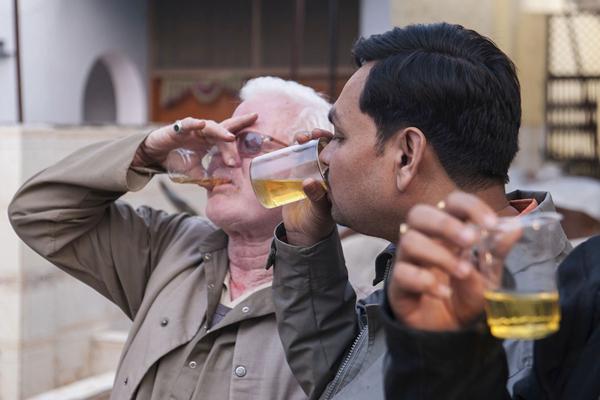 印度一邦颁布禁酒令 居民赴尼泊尔喝酒解馋