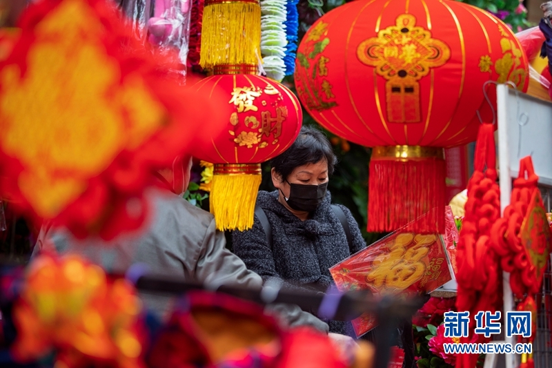 虎年将至 成都街头年味渐浓