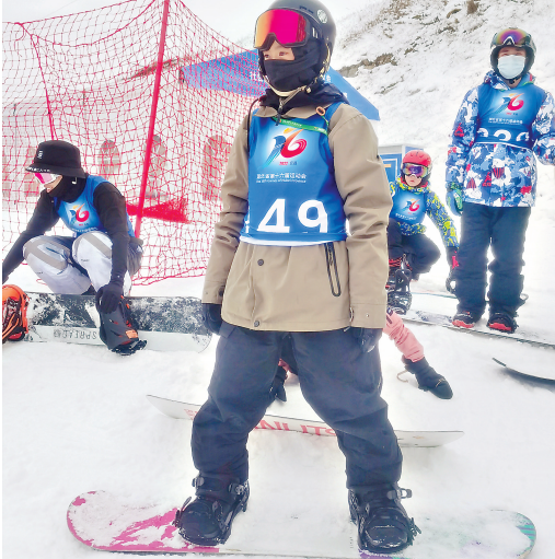 武汉小学生爱上滑雪 12岁少年一年多训练成长为省运会冠军_fororder_01