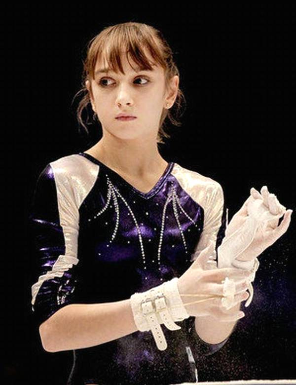 步程菲后尘？又一体操女神发福身材走样