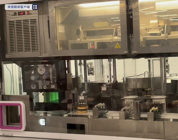 智慧冬奥丨外国记者点赞北京冬奥主媒体中心智慧食堂