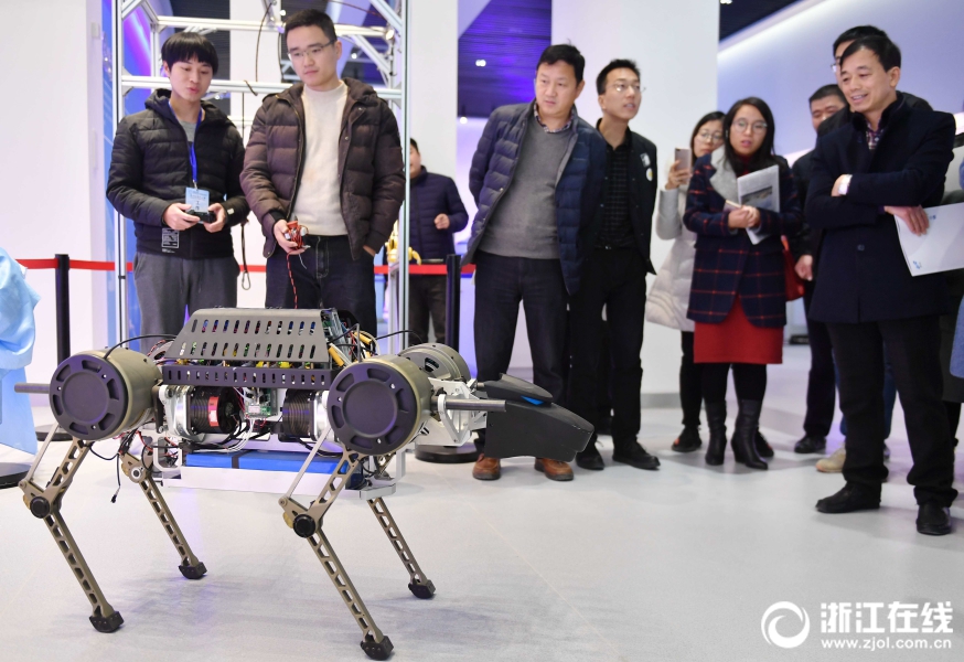 萧山机器人博展中心开馆 零距离感受黑科技的震撼
