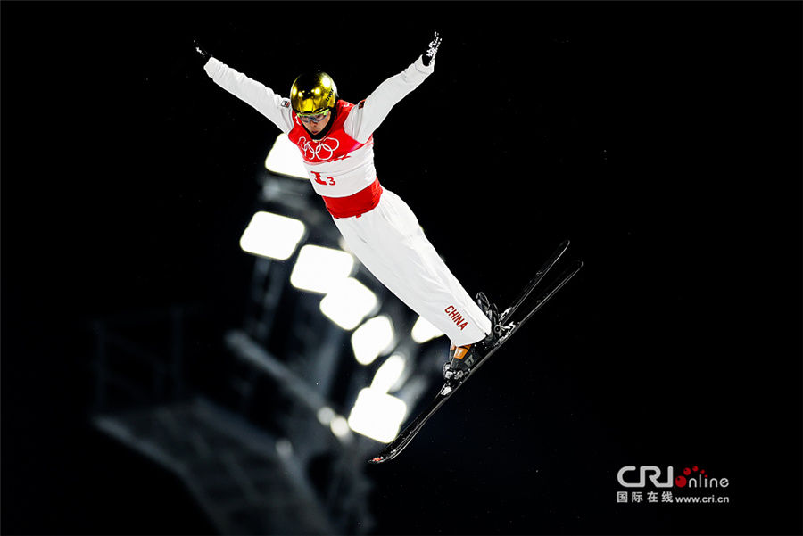 自由式滑雪空中技巧混合团体 中国队获银牌_fororder_1