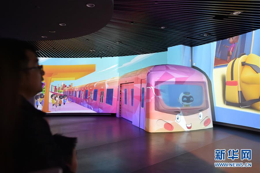 乘坐有轨电车 游览广州地铁博物馆