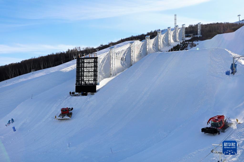 河北張家口：防風墻亮相冬奧賽場雲頂滑雪公園