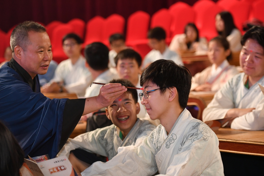 （供稿 旅遊列表 三吳大地南京 移動版）華裔少年走進南京大報恩寺 體驗“報恩文化”