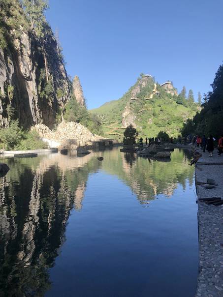 高原温泉极致体验，若尔盖“河它·花湖温泉谷”盛大开业