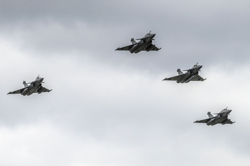 Kasar Girika ta sayi jiragen saman yaki samfurin Rafale guda 6 daga Faransa_fororder_6