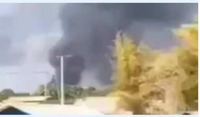 ບ່ອນຂຸດເຈາະນ້ຳມັນຫຼາຍແຫ່ງຢູ່ແຂວງມັກເວປະເທດມຽນມາຖືກກຸ່ມປະກອບອາວຸດຈູດ_fororder_微信图片_缅甸油田