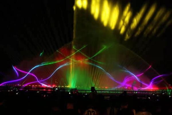 4萬人圍觀瀋陽渾南超美音樂噴泉