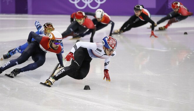 [Beijing 2022 Winter Olympics] Short-track speed skating: bilis at kasiglahan ng larong pangyelo_fororder_20220124skating3