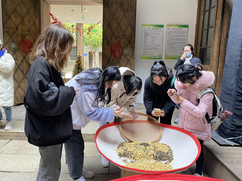 闽江学院师生开展 “寻觅茉莉文化遗迹”社会实践_fororder_图片2