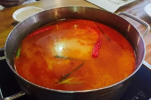【食在重庆　重庆】吃腻了麻辣味?不妨试试海鲜火锅