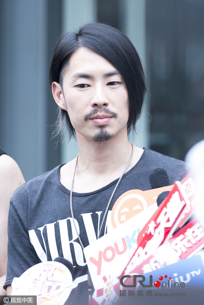 吴建豪蓄胡须被赞高颜值junjin曝是粉丝