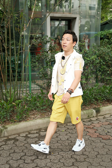 "全能王"黄渤解锁新技能 《极挑》继承者归来