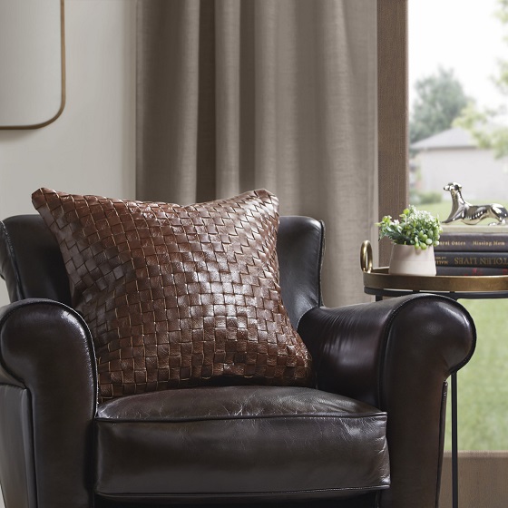 Harbor House靠垫是时髦优解，换风格，不费力