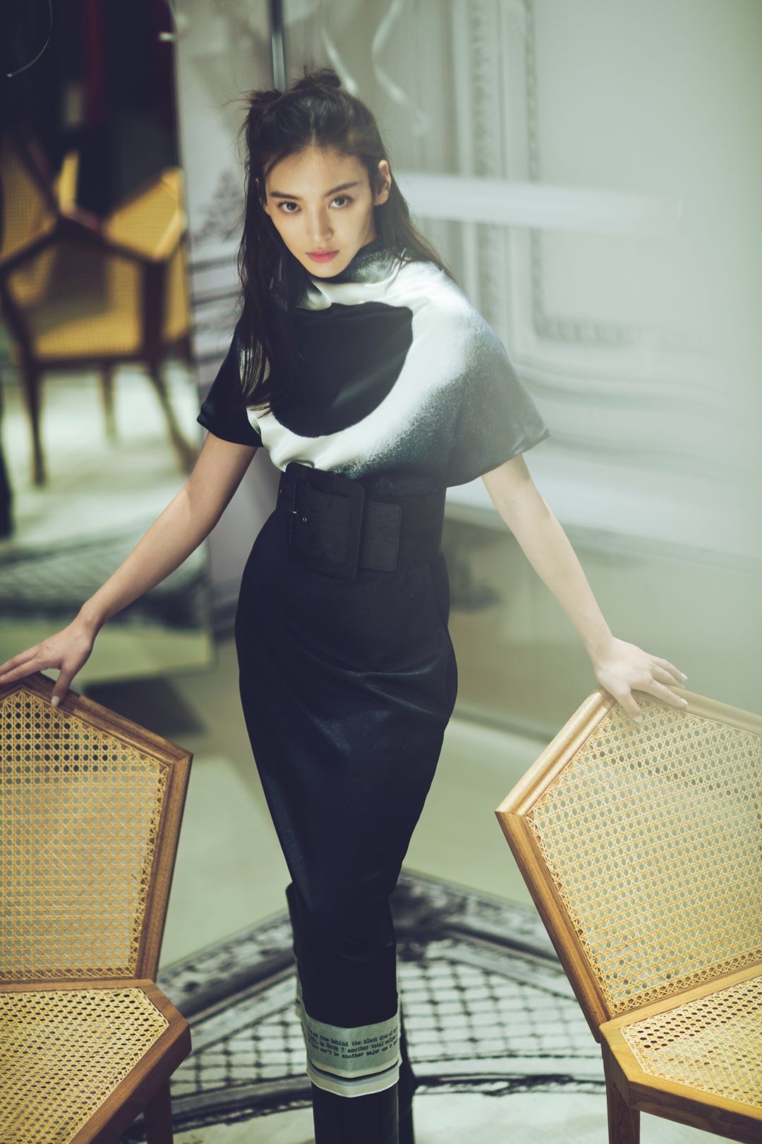 尤靖茹最新写真曝光 身材颀长婀娜多姿