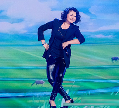 谢大脚于月仙穿皮裤登台就是腿有点粗图