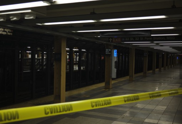 纽约地铁暴力事件增加致客运量骤降 乘客因担心犯罪不敢乘地铁