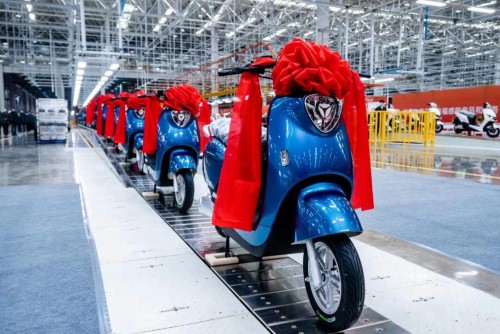 踔厉奋发、笃行不怠！雅迪电动车助力民族制造强国战略