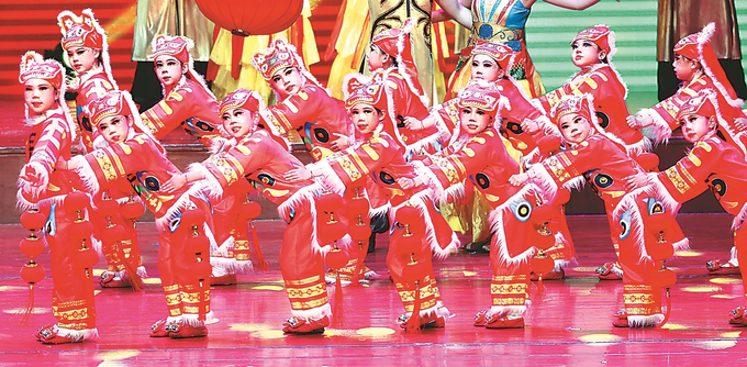 “虎娃闹春”迎新年_fororder_7db5afa6-cc70-4c32-8d9e-16e7abbe118d