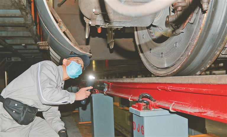 “银龙卧雪”整装待发_fororder_a9fe52a5-e257-4b4c-8d6f-8af760e98ef3