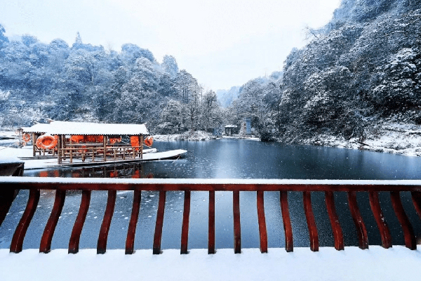 邛崃天台山雪景图片