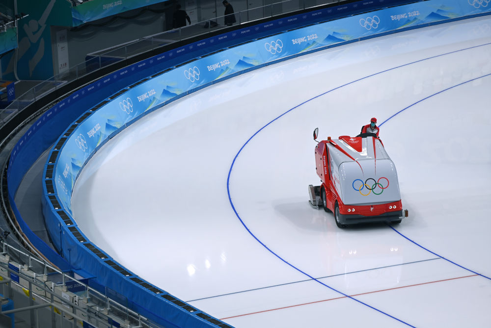 北京冬奥会外籍人士最美冰丝带期待中国年