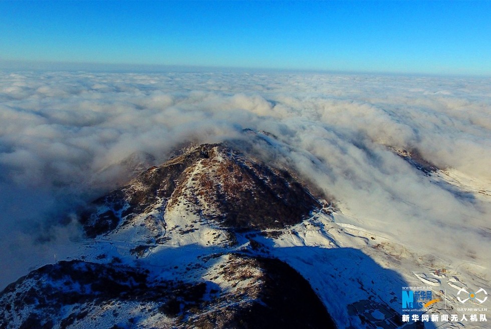 【“飞阅”中国】航拍重庆红池坝云海雪景 气势磅礴吞山河