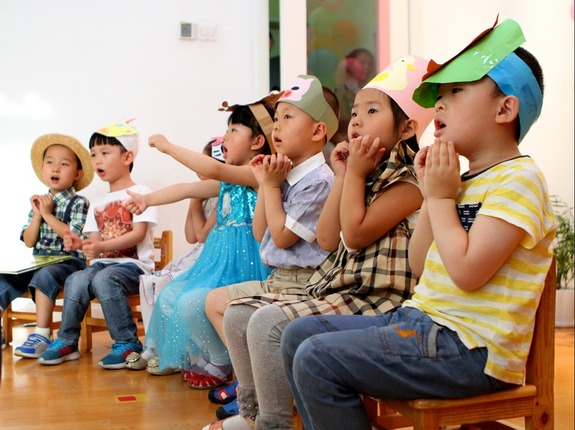 “诗意北京”之“绘本的魅力与亲子朗诵”活动在东方龙人国际幼儿园举行