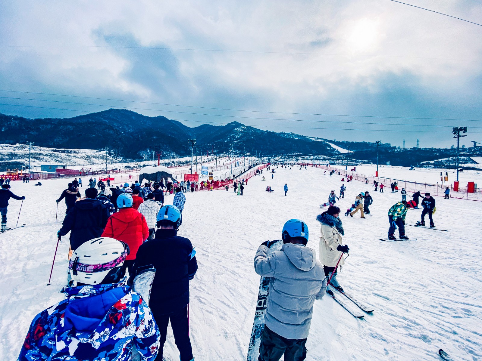 （轉載）冬奧燃起“冰雪熱” 陜西冰雪運動持續升溫