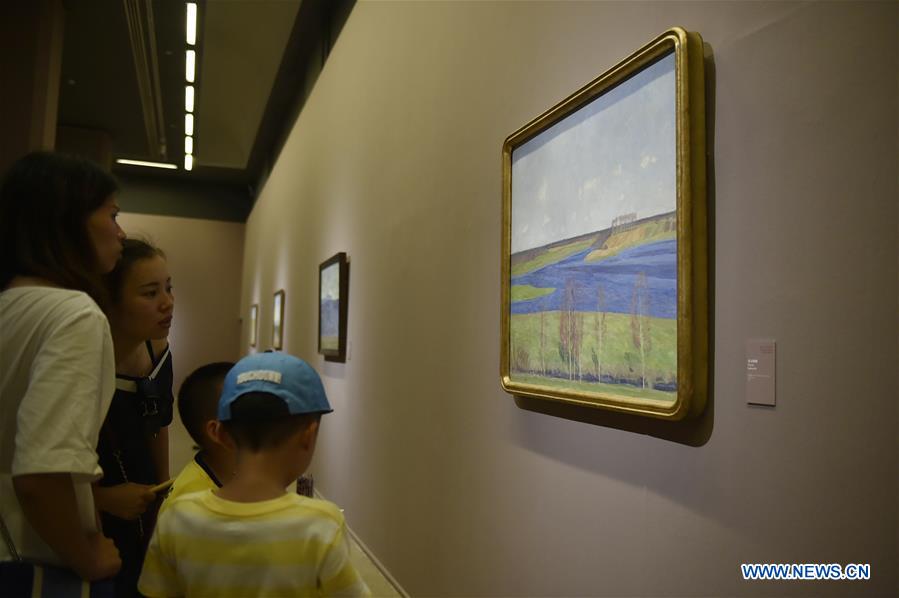 Exhibition featuring Russian artists kicks off in Beijing