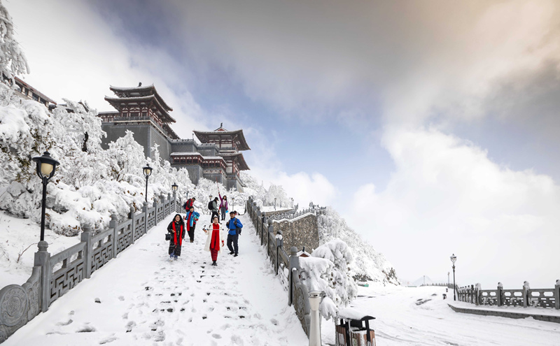 湖北随州大洪山：千山银装 万壑素裹