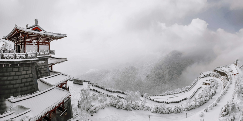 湖北随州大洪山：千山银装 万壑素裹