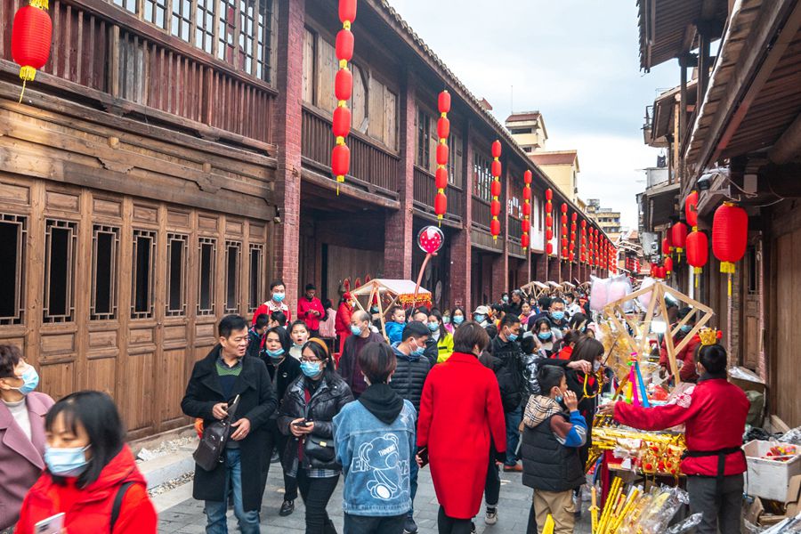 莆田兴化府历史文化街区开街迎新春 市民纷纷打卡寻访儿时记忆-国际在