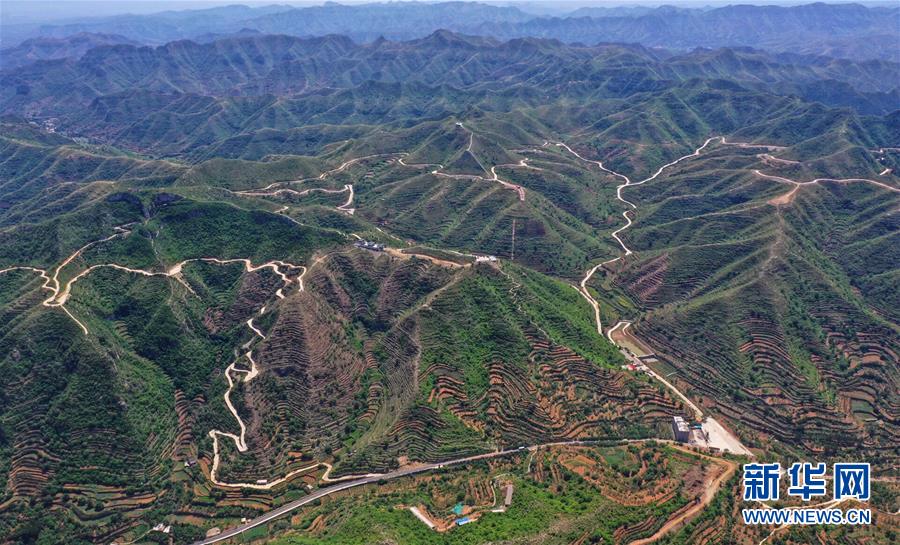 河北邯郸：太行深处梯田美
