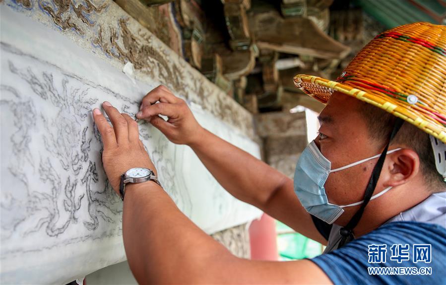 沈阳故宫：修复古建筑油饰彩画