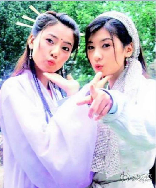 《倚天》片场罕见照:高圆圆贾静雯做鬼脸萌翻_娱乐_腾讯网