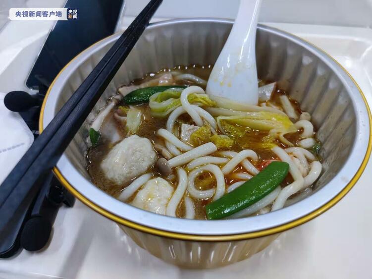 智慧冬奥丨外国记者点赞北京冬奥主媒体中心智慧食堂