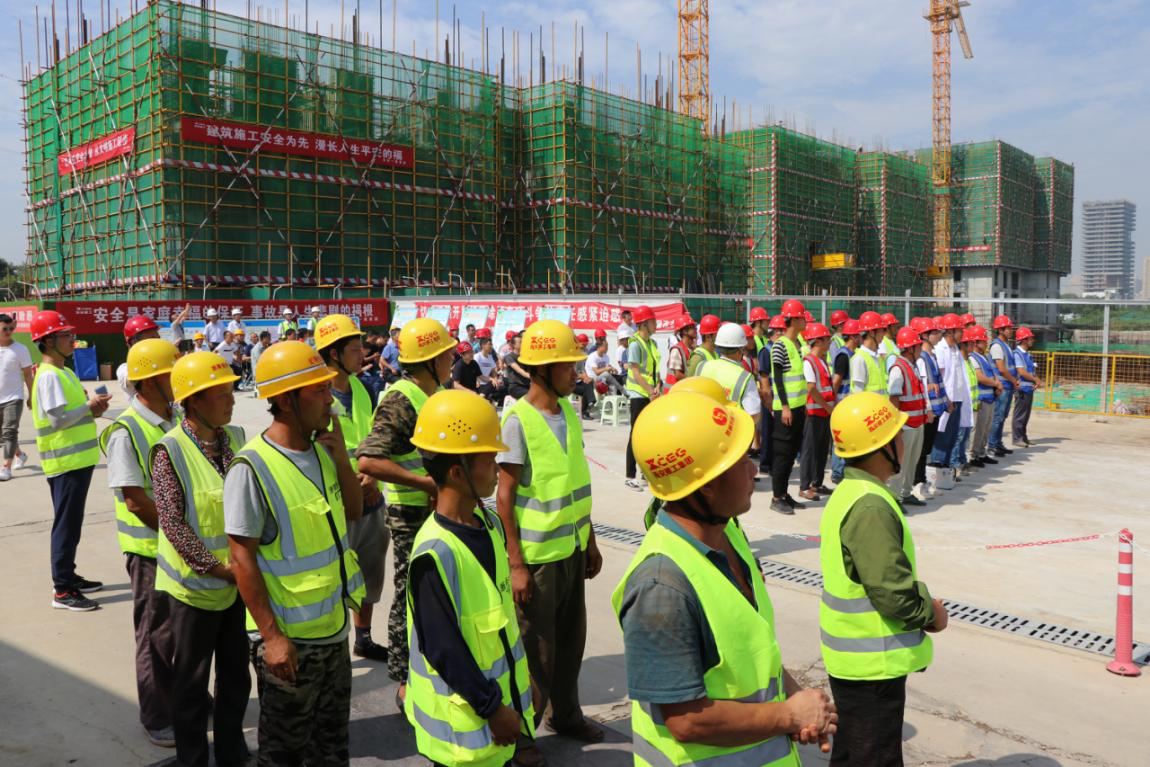 生命至上防患未然  西安市灞桥区纺织城举行高空坠落应急救援演练