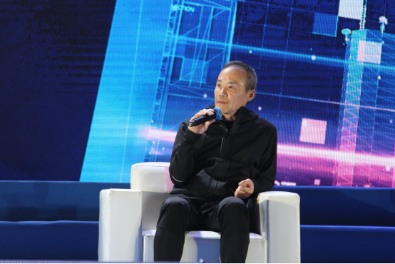 北大汇丰商学院经济论坛圆满落幕 小牛在线与王石论剑新经济